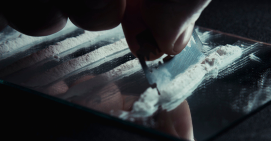 Lining up white powder